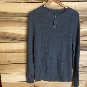 Lucky Brand Men's Gray Henley Sweater size medium 3 buttons